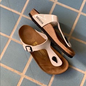 Birkenstock ‘Gizeh’ sandals white